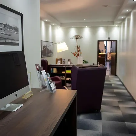 Rheingarten מלון 4*