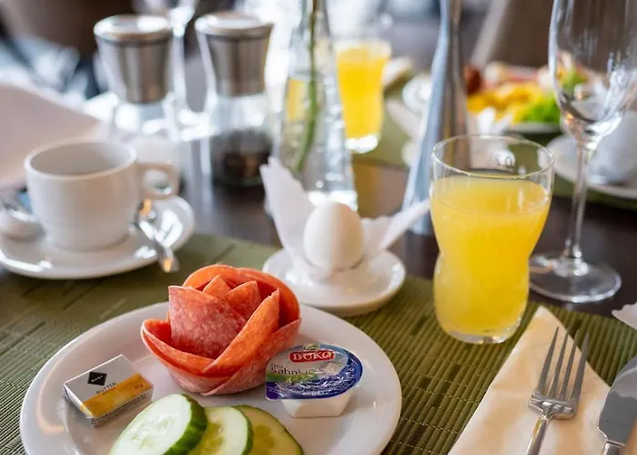 מלון Rheingarten 4*