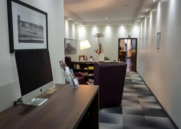 Rheingarten מלון 4*