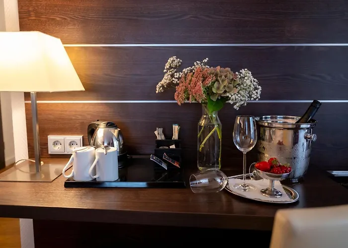 מלון Rheingarten 4*